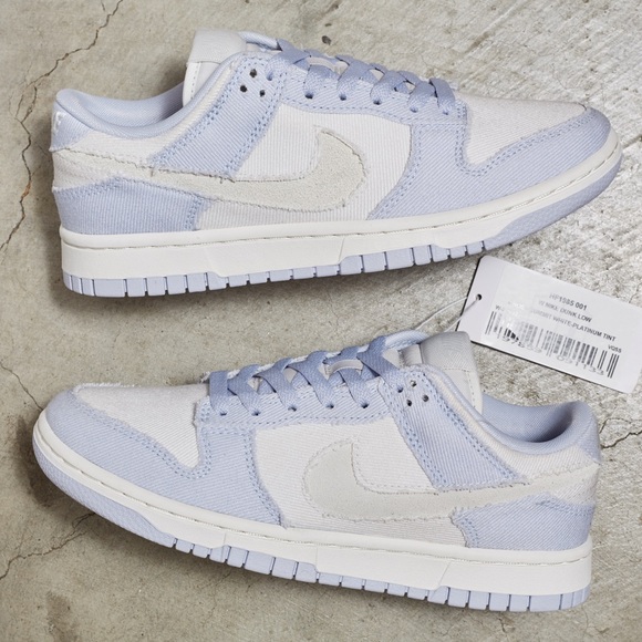 SAMPLE Nike Dunk Low ‘Ghost/Summit White/Platinum Tint’ - Picture 1 of 11